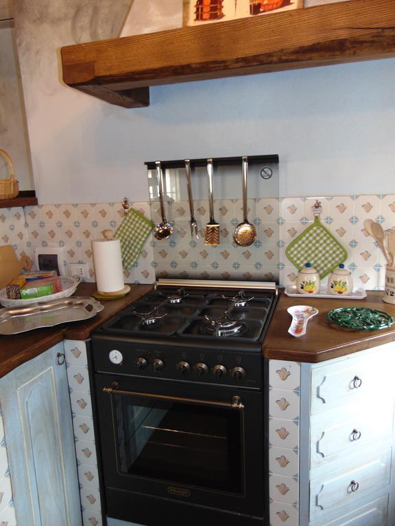 Apartament Domus Ghibellinae- Fonte Di San Benedetto Cortona Pokój zdjęcie